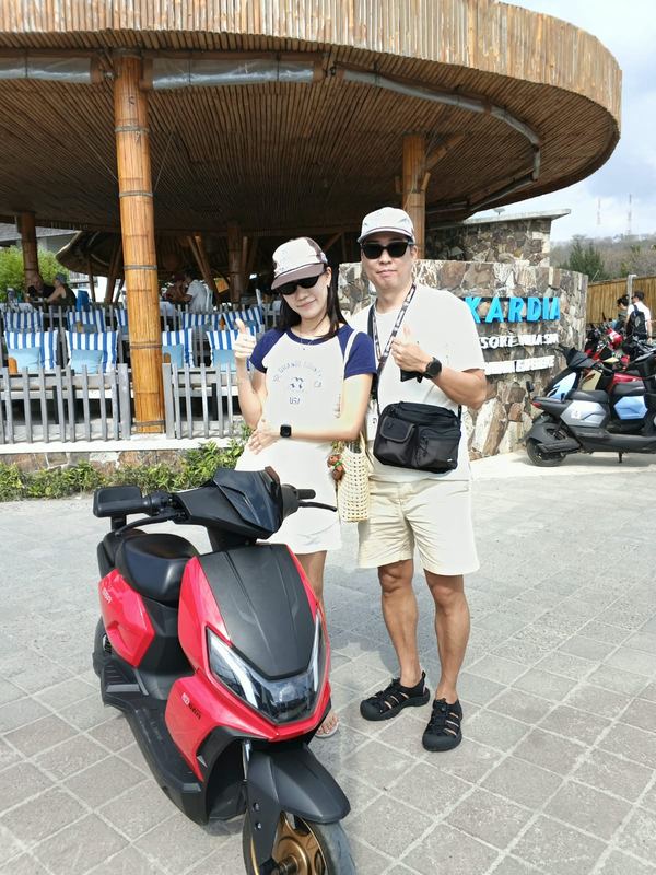 Gilibuddy riders - A stop by the beach